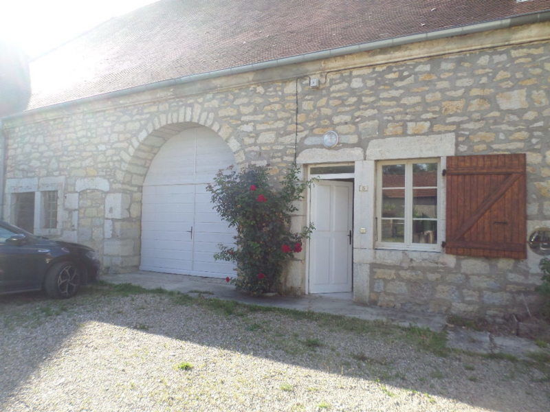 Appartement F4 avec vaste jardin