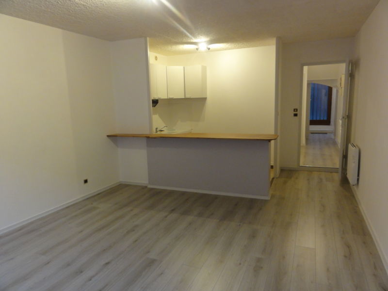 Appartement F2 sur courette