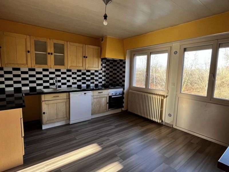 F6 Triplex en très bon état 