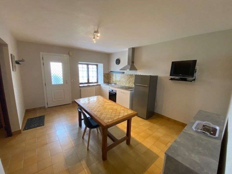 F2 meublé en très bon état 