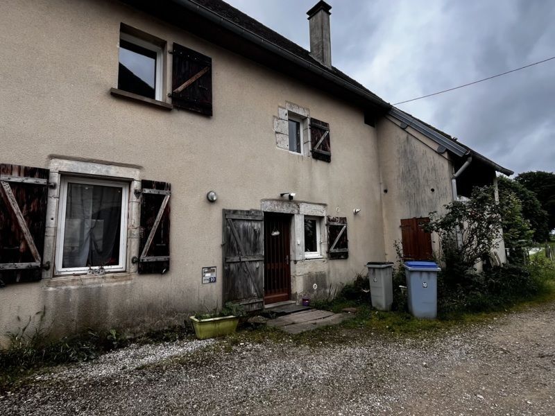 Maison mitoyenne F4 duplex avec jardin 